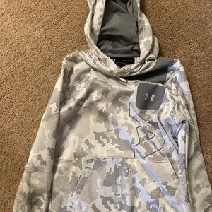 Boys Under Armour Hoodie Size Medium
